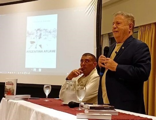“Producción, paz y peronismo: Duhalde presentó su libro y pidió pacificación nacional”