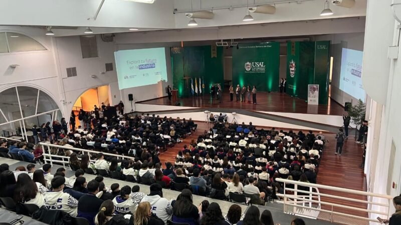 Más de 500 estudiantes participaron en Pilar del encuentro “Explorá tu futuro en la industria”
