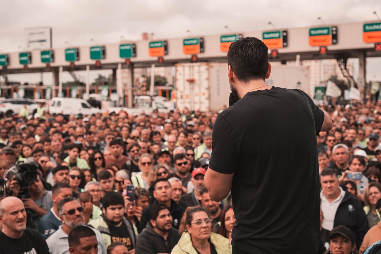 La Justicia ordenó reincorporar a los 117 despedidos por Corredores Viales