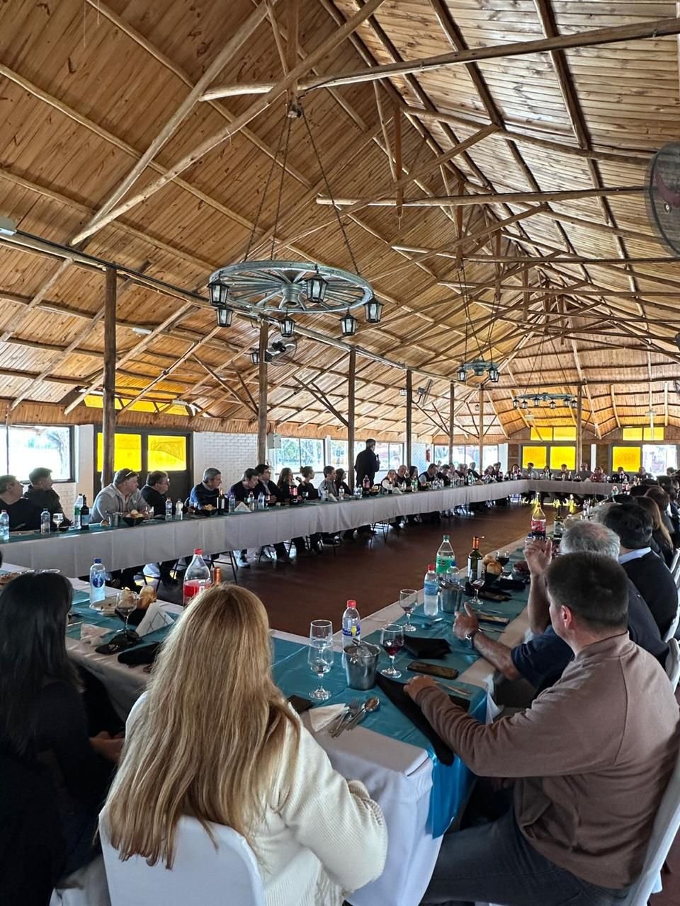 Uñac reunió al peronismo sanjuanino en el inicio de su recorrido nacional