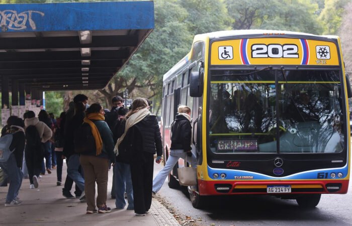 Viajar en colectivo será más caro en la Provincia: el boleto mínimo ya supera los $1.000