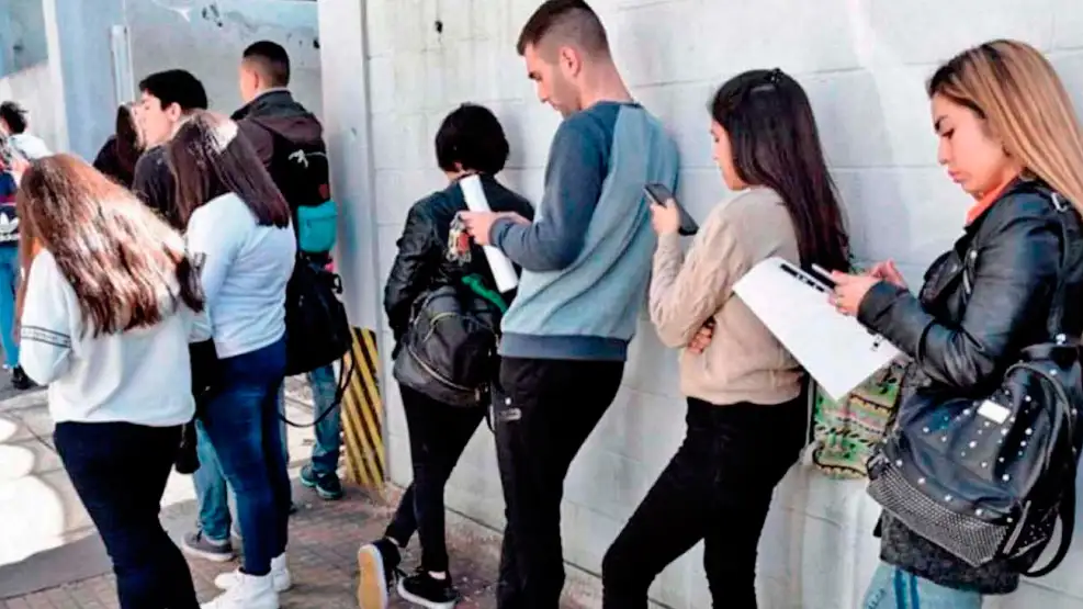 El desempleo llegó al 10,4% en algunas ciudades bonaerenses y creció fuerte la subocupación en La Plata